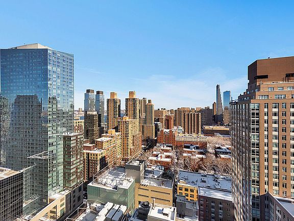 2nd image of 555 W 59th St APT 29A