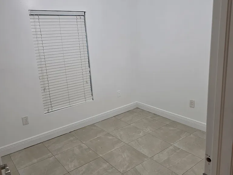 4317 NW 14th Ave #4317 — Photo 4