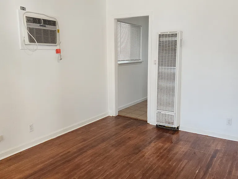 1005 Callen St — Photo 11