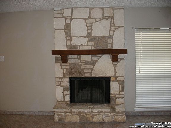 4th image of 9619 Sugarloaf Dr