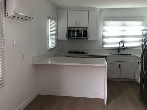 4th image of 2823 2nd St #F
