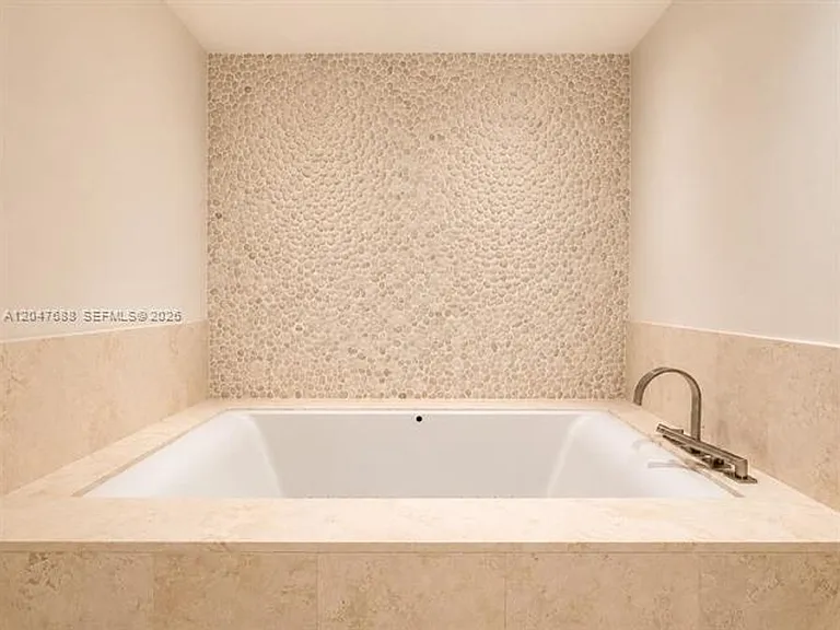17121 Collins Ave #CU-1602 — Photo 15