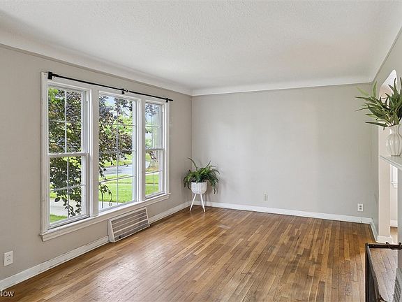 5th image of 897 Quarry Dr