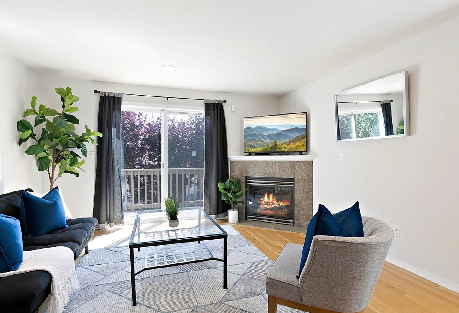 Wonderful 3 Bed Townhome W/Garage In Northgate! Available 10/7/2026! — Photo 3