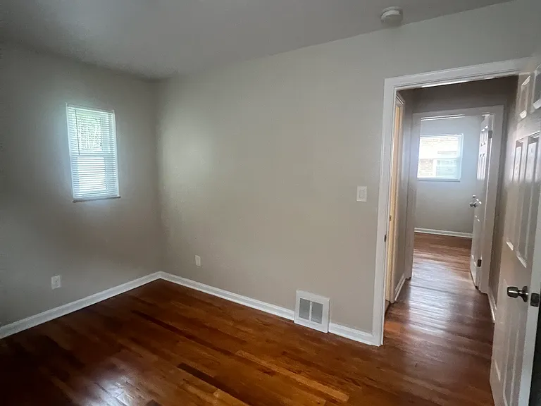 472 E 222nd St #1 — Photo 16