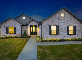 948 Gallant Fox Rd, Hewitt, TX 76643