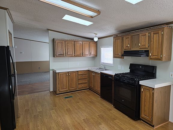 4th image of 7066 Carson Dr #398