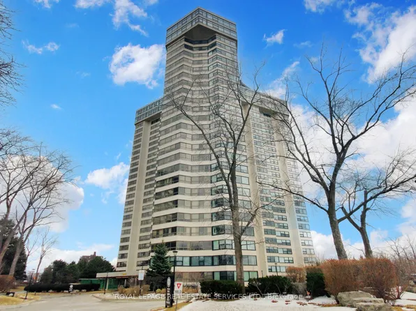 1300 Bloor St #1005, Mississauga, ON L4Y 3Z2