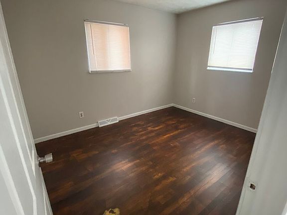 3rd image of 1620-1622 Arlington Ave #1620