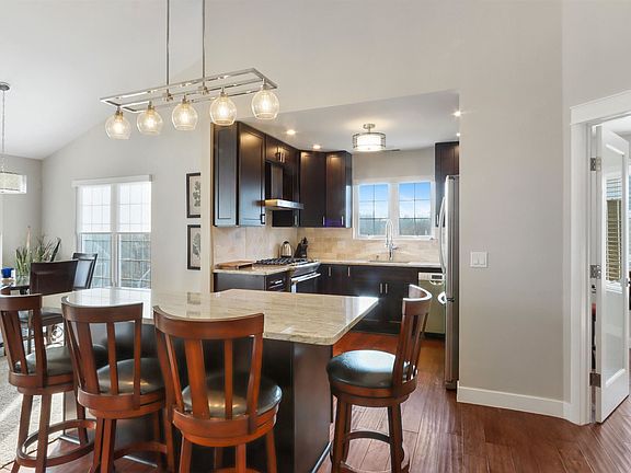 3rd image of 1069 Lakeland Way #9-31