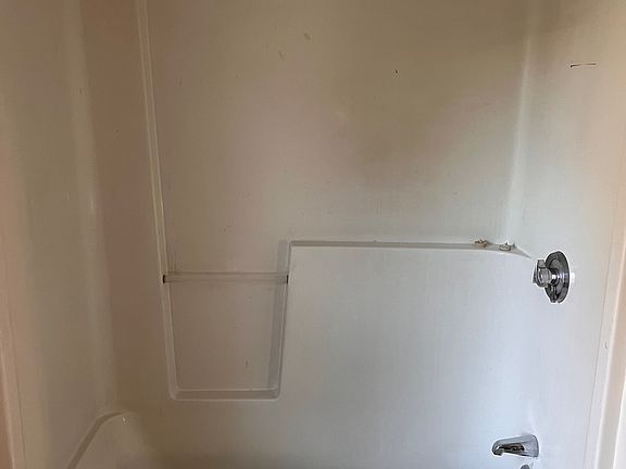 5th image of 27 Bourne St #2