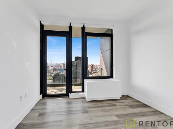 224 East 135th Street image 3 of 28