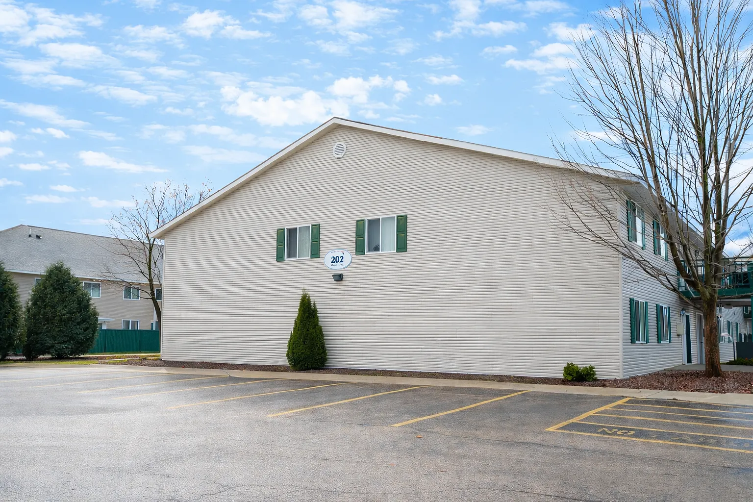 Murdock Apartments — Photo 4