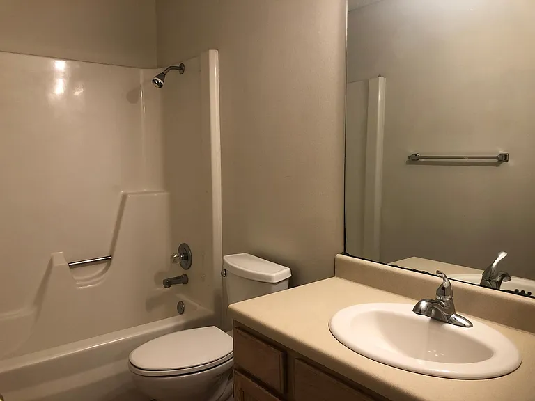 1900 N Caton Dr — Photo 10