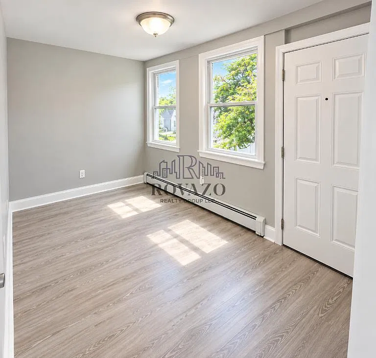 3 bed, 800 sqft, $2,150 — Photo 4
