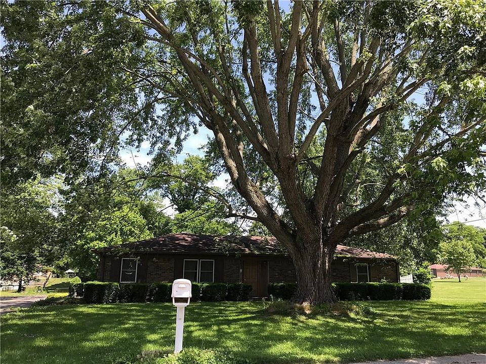 2nd image of 8150 Elm St