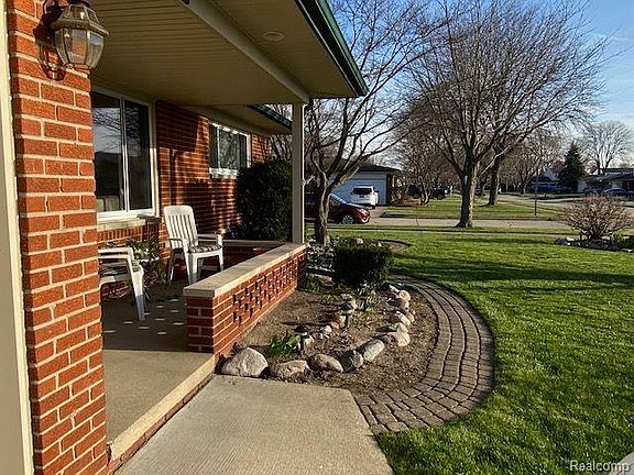 4th image of 33732 Sebastian Lane Dr