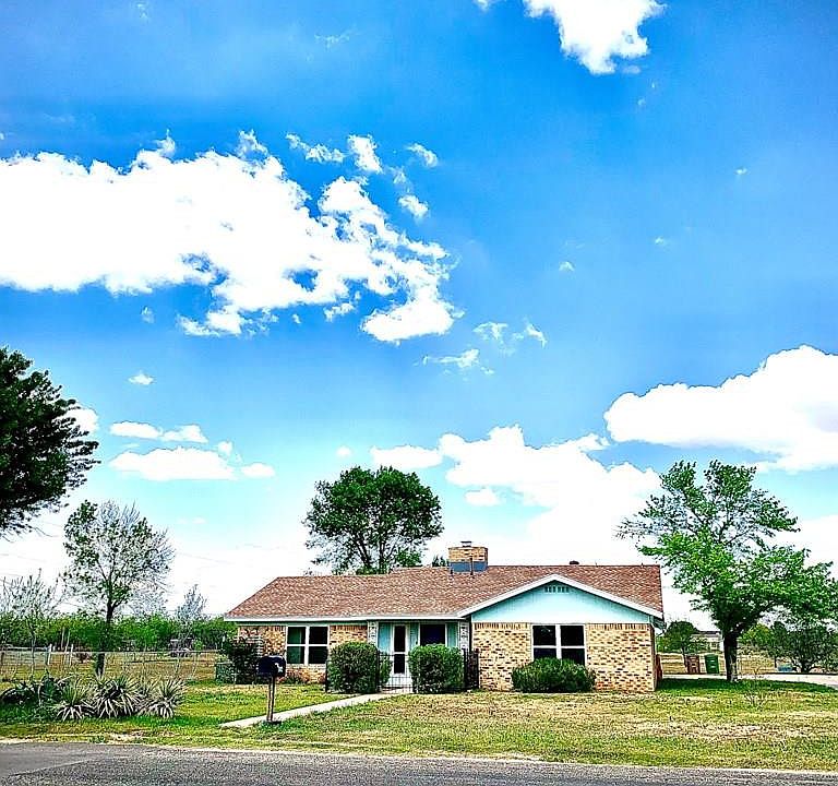 1st image of 214 Blue Grass Ct