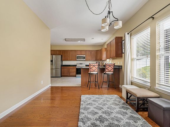 5th image of 1378 Glen Abbey Way
