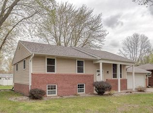 1639 Vfw Rd, Highland, IL 62249