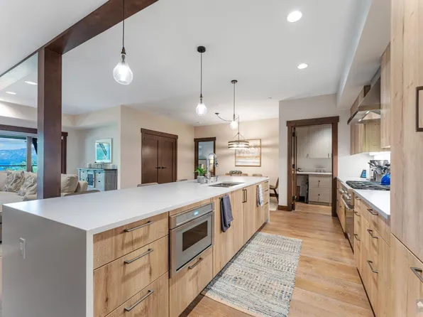 17 Beach Club Dr #220, Stateline, NV 89449