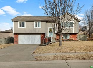 1126 Rawhide Rd, Papillion, NE 68046