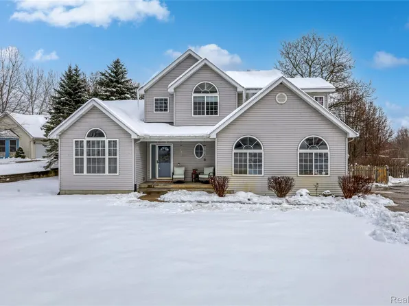 16359 Linden Rd, Linden, MI 48451