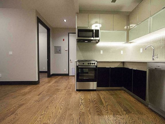 2nd image of 875 De Kalb Ave #2A
