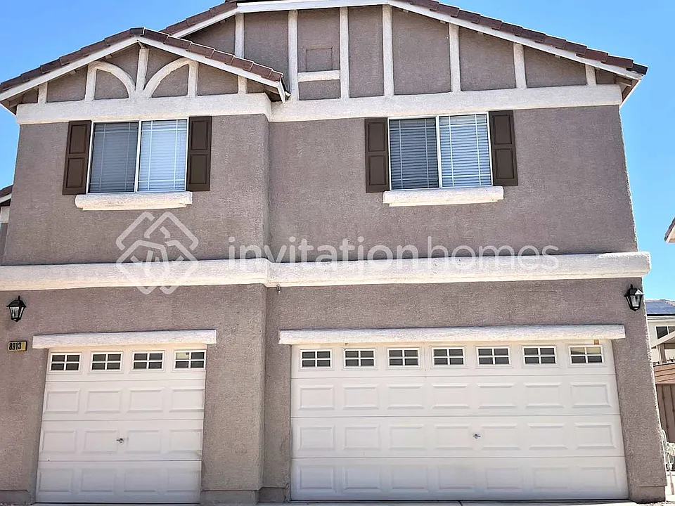 8913 Wolf Dancer Ave