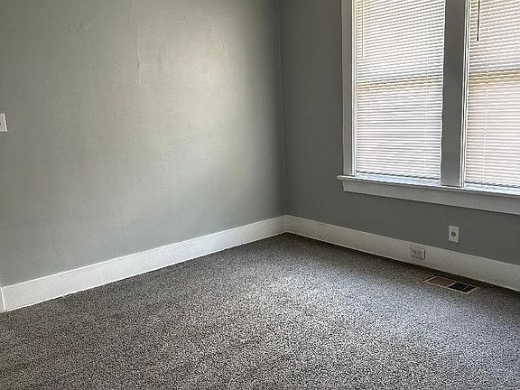 3rd image of 2109 Oliver Ave #2109