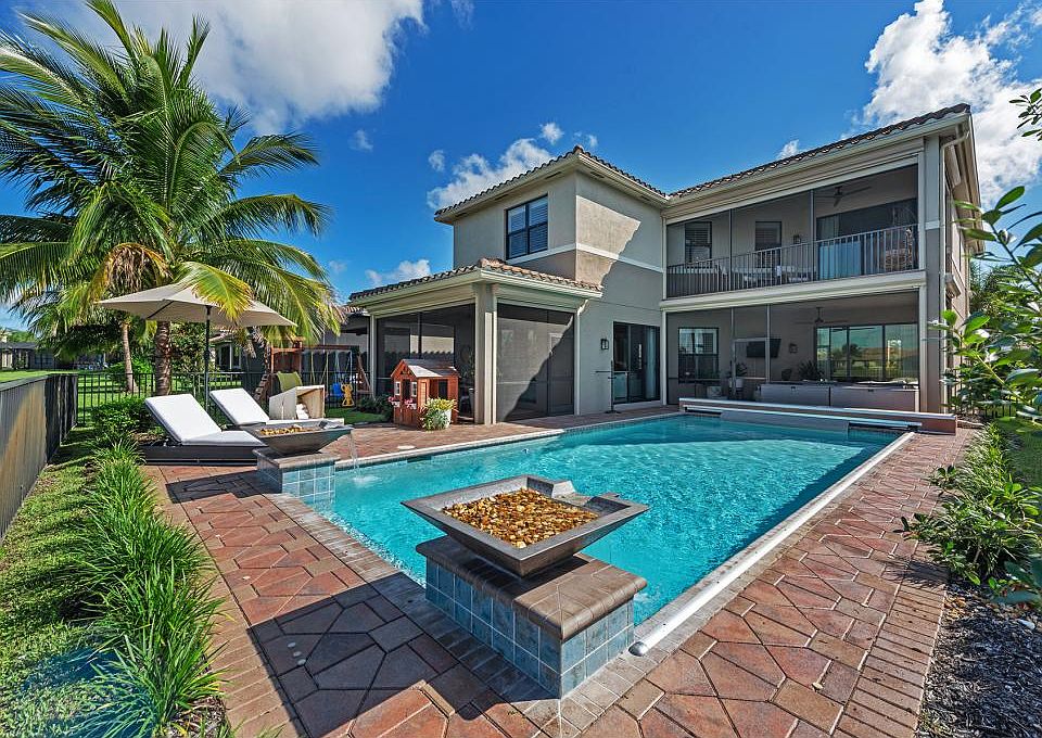 1st image of 2805 Cinnamon Bay Cir