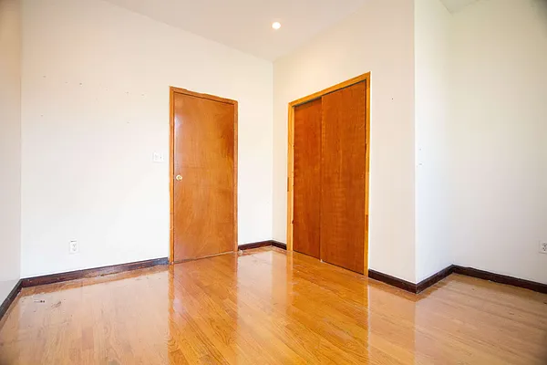 Rented by Nooklyn NYC LLC | media 20