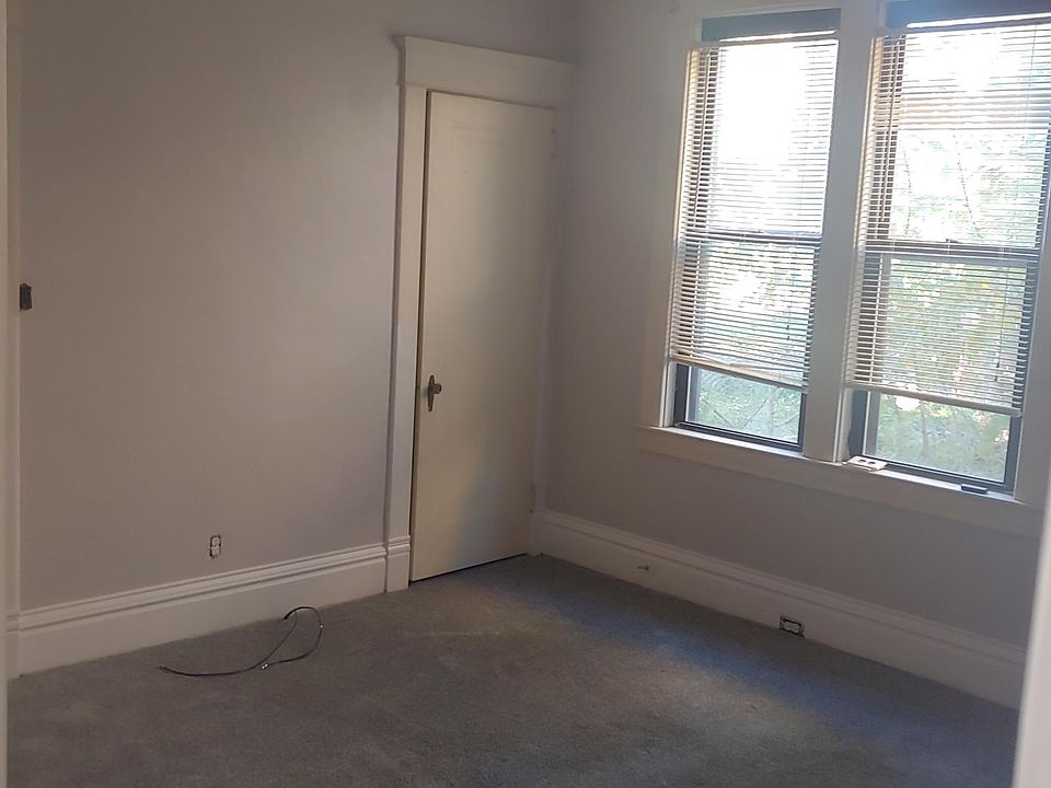 Building Photo 3