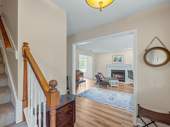 5th image of 7885 Parliament Ct