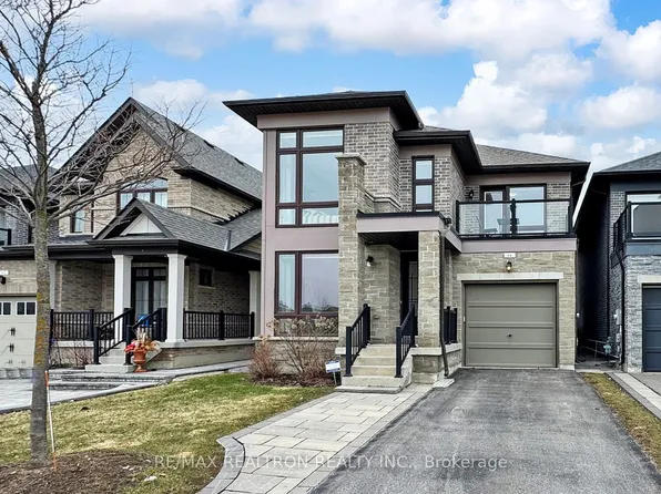 44 Festival Ct, East Gwillimbury, ON L9N 0N8