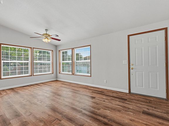 3rd image of 8300 NE Quatama St #133