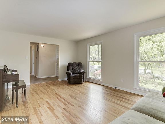 3rd image of 4913 Melinda Ct