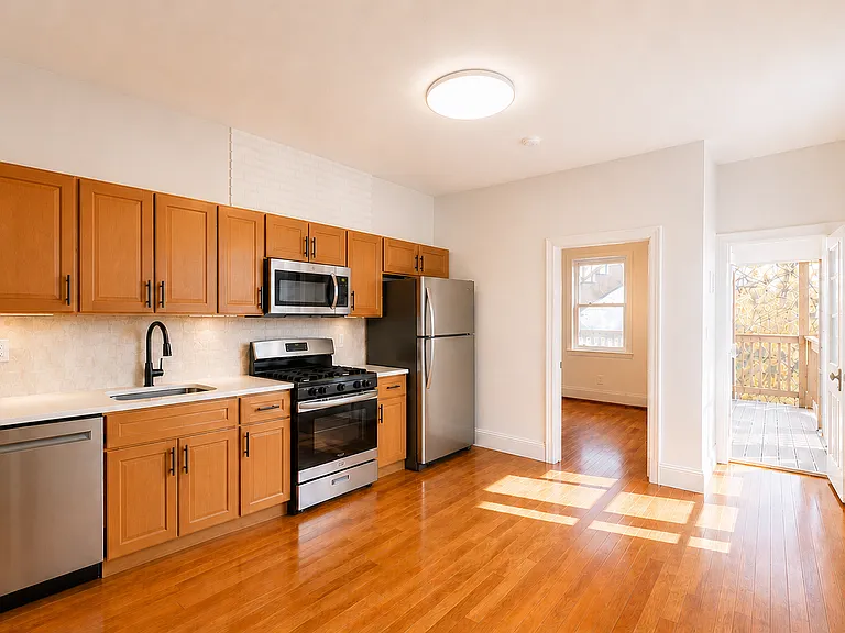14 Creighton St #2 — Photo 15