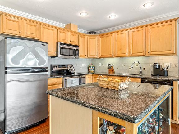 5th image of 6 Seville Way APT 305