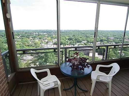 Sold by Sotheby's International Realty | media 18