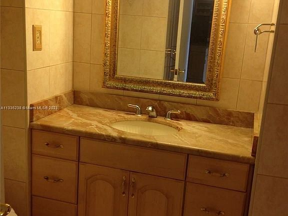4th image of 18011 Biscayne Blvd APT 1503