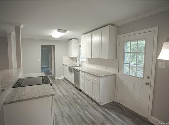 3rd image of 866 Hillcroft Pl