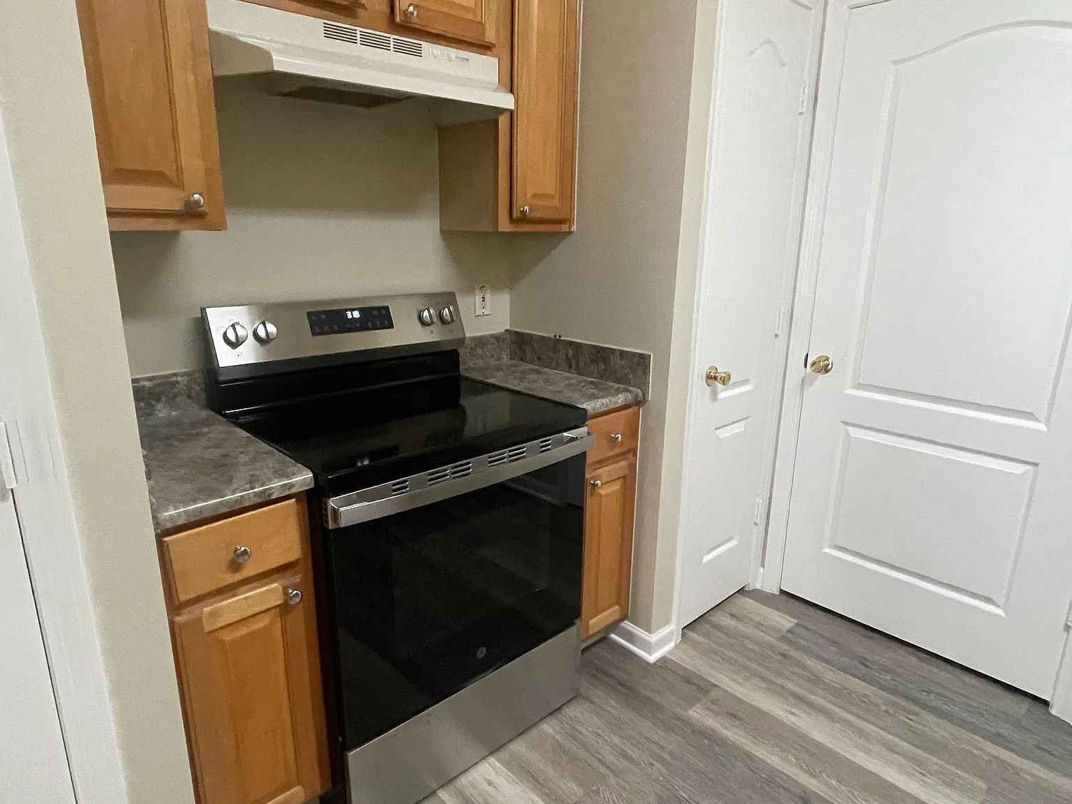 2 bed, 1115 sqft, $1,900 — Photo 2