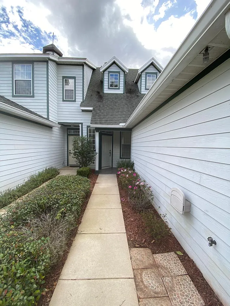 3 bed, 2.5 bath, 1651 sqft, $1,650 — Photo 3