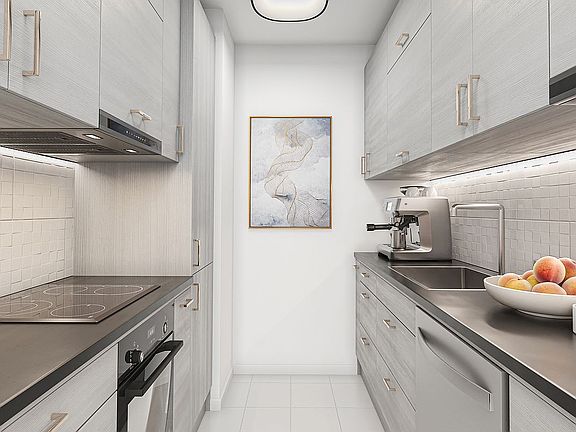 5th image of 77 7th Ave APT 4L