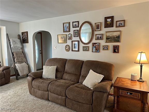 5th image of 400 Highland Ave