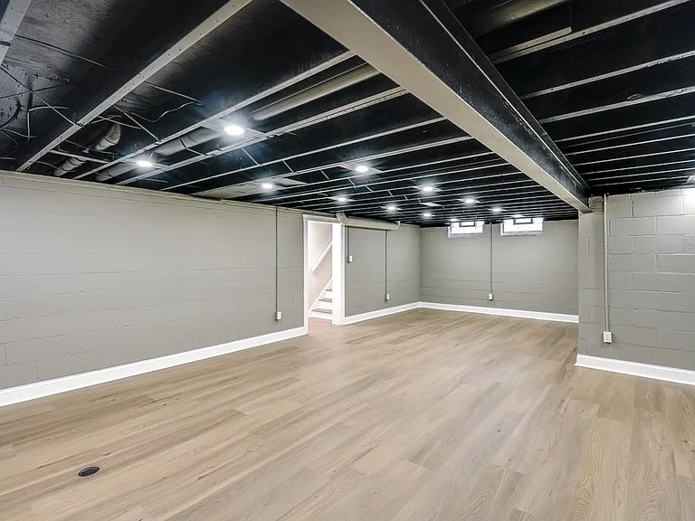 23914 Edgehill Dr — Photo 36