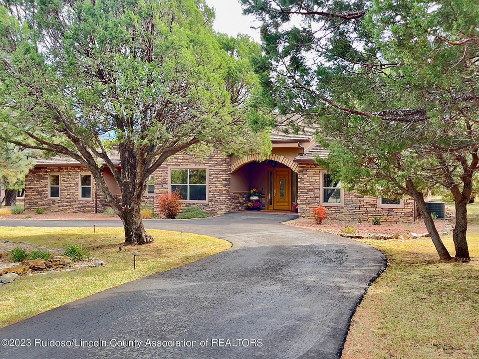 1st image of 194 Deer Park Dr