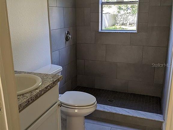 5th image of 707 W Belmar St