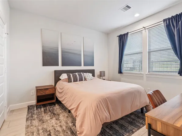 316 Jensen Dr, Houston, TX 77020